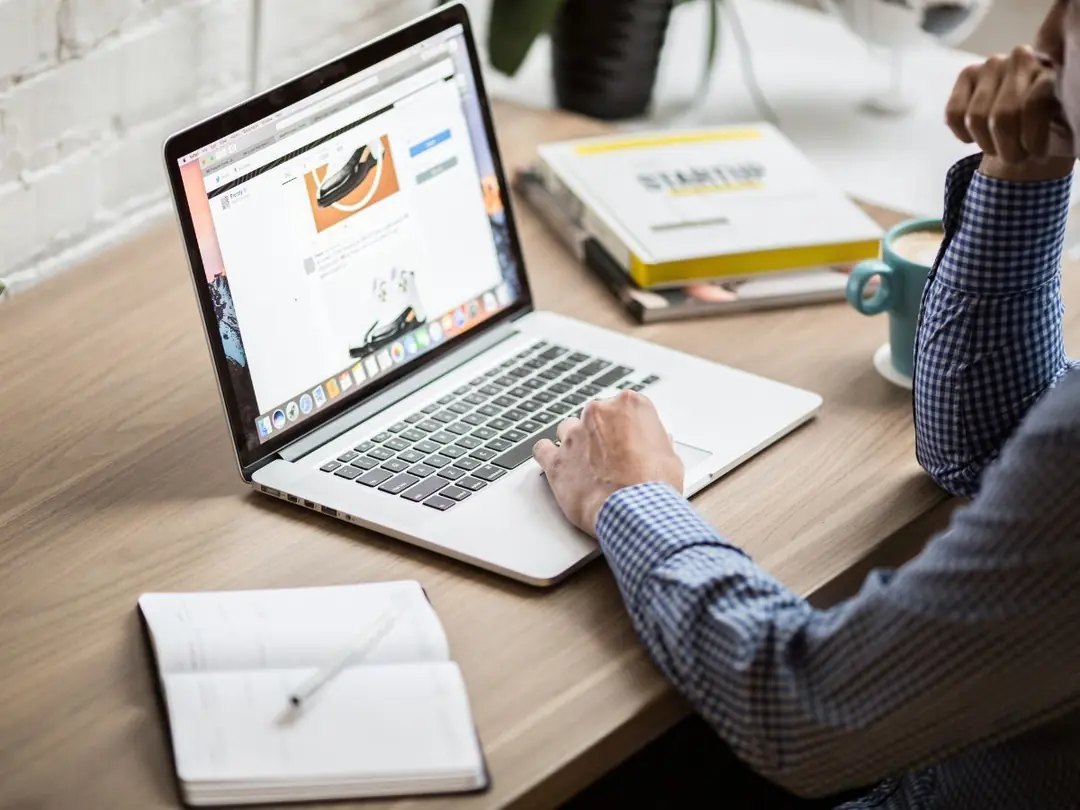 lợi ích của website là hiện diện mọi lúc mọi nơi